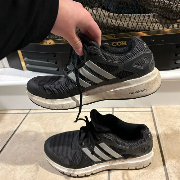 Adidas athletic shoes - Picture 3 of 5